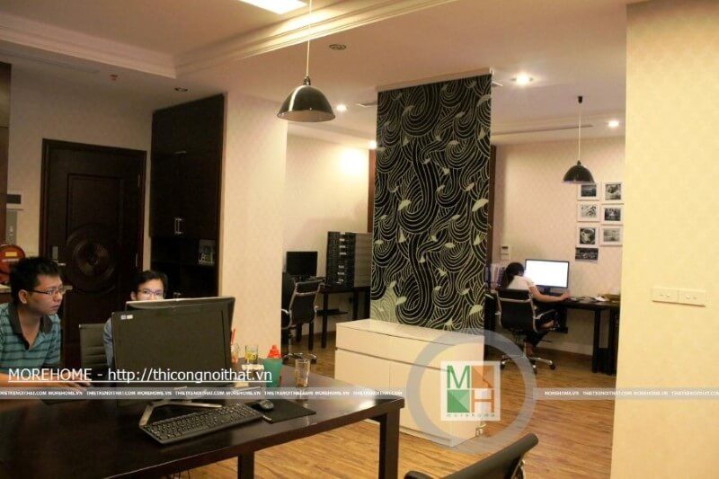 Sáng tạo với cách làm tranh nghệ thuật trên kính, ứng dụng vào nội thất văn phòng