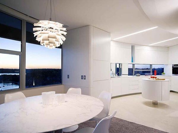 Bàn đá nhân tạo màu trắng vân mây mang lại thẩm mỹ cao, sử dụng thoải mái tiện nghi