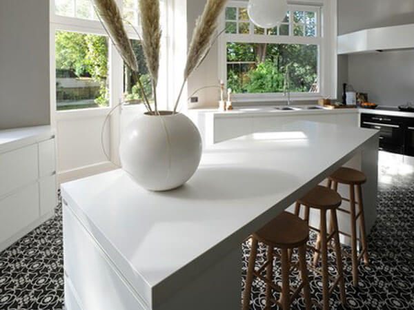 Phòng bếp được thiết kế độc đáo với đầy đủ mọi tiện nghi luôn là niềm mơ ước của rất nhiều người.