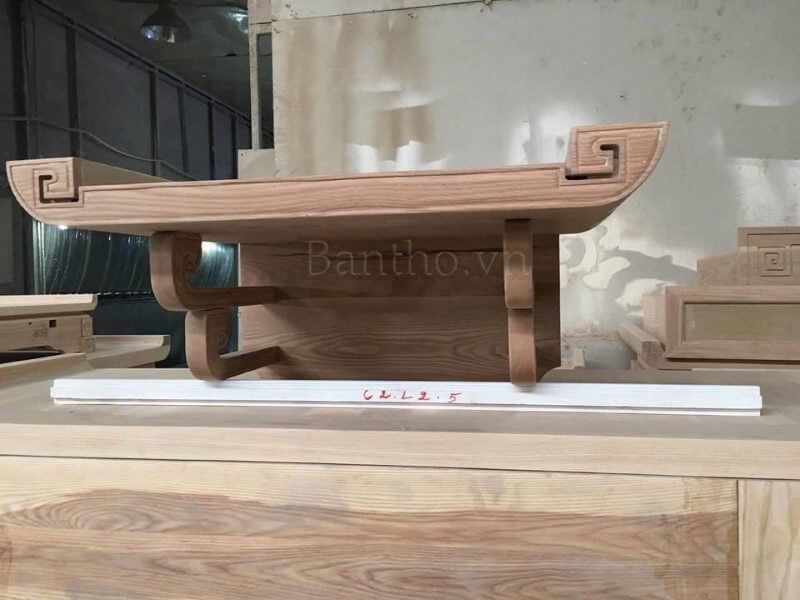 Nếu bạn cần tìm một mẫu bàn thờ treo tường hiện đại, chất liệu gỗ óc chó nhập khẩu chính ngạch, hãy liên hệ ngay với Morehome để được tư vấn.